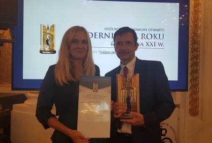 NAGRODA &bdquo;MODERNIZACJA ROKU 2018&rdquo; DLA PRACOWNI ARCHITEKTONICZNO-URBANISTYCZNEJ ALMAPROJEKT ZA REWITALIZACJĘ PARKU ZIELONA W DĄBROWIE G&Oacute;RNICZEJ